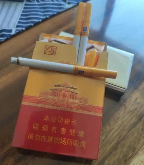 2024年人民大会堂中支香烟多少钱一包 人民大会堂中支香烟价格表图